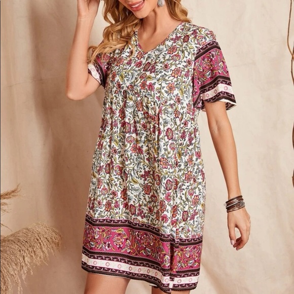 Boho floral print v  mini dress - Picture 2 of 5